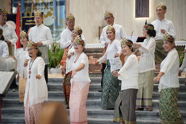 thomas usia bukan halangan bergoyang PAKAI